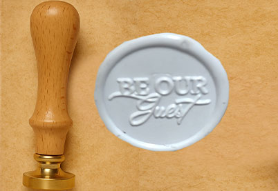 Lakstempel Ø25mm Be our guest | lichtbruin handvat
